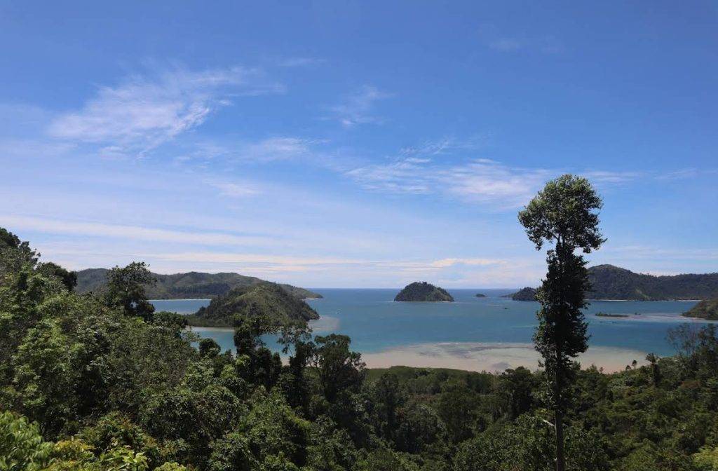 Pantai Mandeh - Gondrong Tour