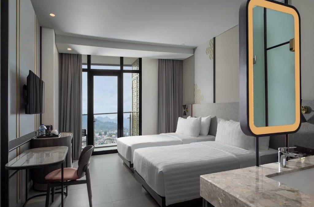 Hotel Santika Premiere Padang - Gondrong Tour