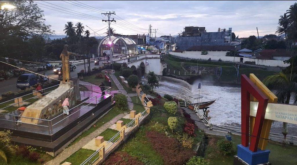 Jembatan Ratapan Ibu - Gondrong Tour