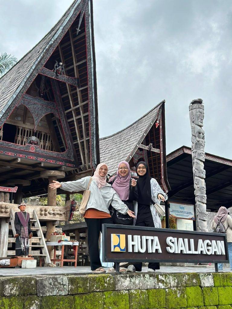 Pengalaman Berkunjung ke Huta Siallagan - Gondrong Tour