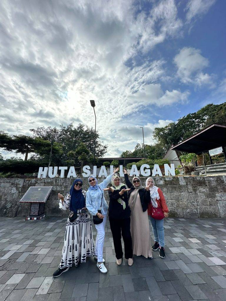 Resiko Saat Berkunjung ke Huta Siallagan - Gondrong Tour