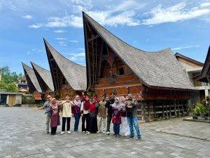 8 Rumah Adat Sumatera Utara
