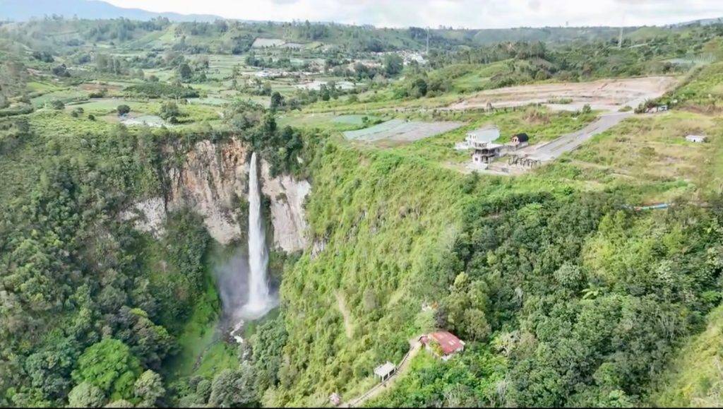 Air Terjun di Berastagi Terbaik - Gondrong Tour